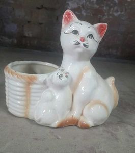 Cute Cat & Kitten Planter