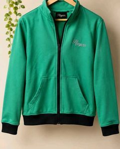 sweater +hoodie