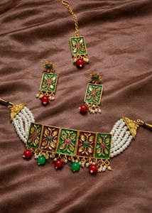Elegant Floral Statement Necklace and bracelet