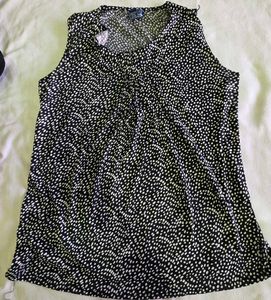 Chic Black &amp; White Polka Dot Top