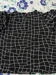 Van Huesan Stylish Black &amp; White Print T