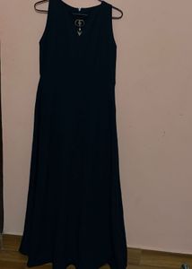 Black Sleeveless Dress!
