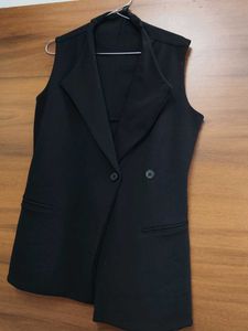 Chic Black Sleeveless Blazer Vest