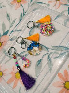 Handmade Alphabet resin keychains.💖