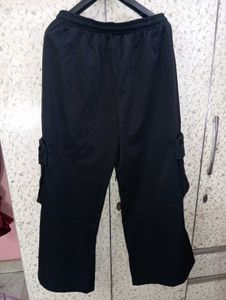 Black Cargo Pants with side pocket