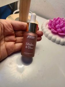 Nykaa Strobe &amp; Glow Liquid Highlighter