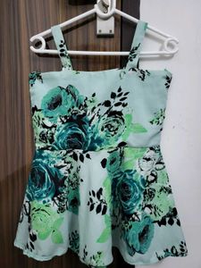 sleeveless peplum top for women