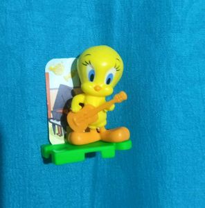 Tweety Bird Figurine Set with Charms 11