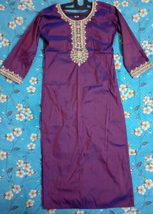 Elegant Purple Embroidered Kurta