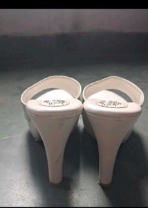HIGH HEEL 👠