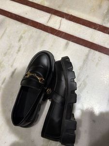 women black moccasins