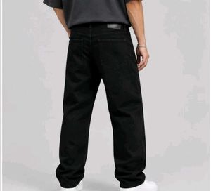 Black Mid Rise Straight Fit Jeans