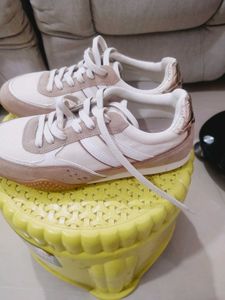 luna Blu Beige Suede Lace-Up Sneakers
