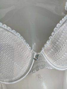 White Lace 💚Padded Bra