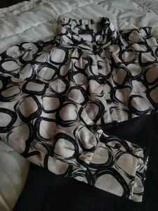 Chic Patterned Blouse