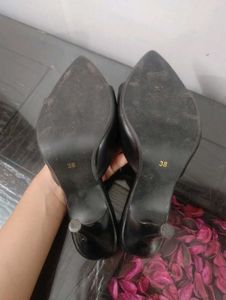 Chic Black Mules