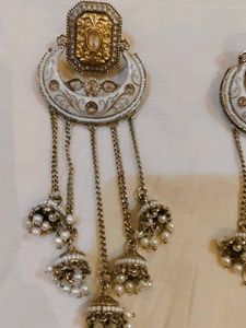 ( Kashmiri Jhumkey) Elegant White &amp; Gold Jhumka Ea