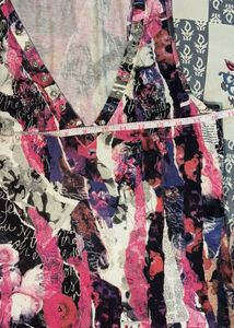 GUESS Abstract Print V-Neck Top