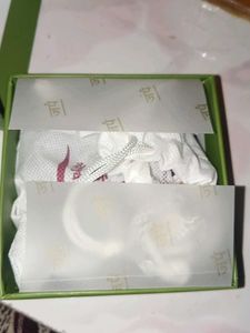 Elegant White Jewellery Set in Box