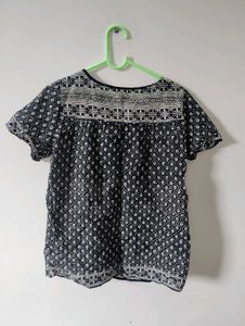 Cozy Striped V-Neck Top✨- S/ M  size