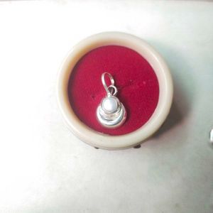 92.5 silver pearl pandent (चंद्रमा)