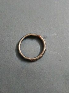 Simple black horse shoe ring