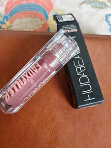 Huda Beauty Liquid Matte Lipstick - Bombshell