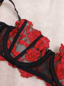 Elegant Red &amp; Black Floral Lace Bra