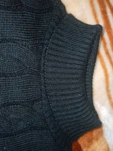Men's Black Cable Knit Sweater