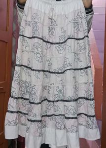 Cute White Printed Skirt(Woman)