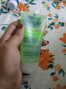 Simple Refreshing Facial Wash