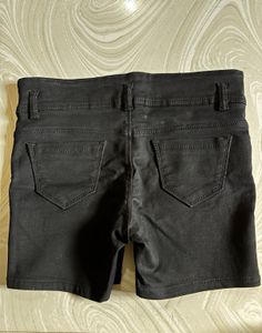 Black Denim Shorts 🖤