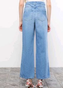Wide-Leg Light Wash Jeans