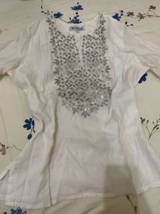 XXL white embellished kurti