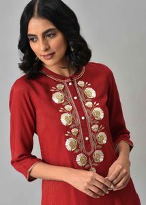 Elegant Red Embroidered Kurta