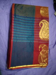 Elegant Saree with Paisley Motif