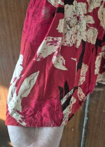 Chic Red Floral Tiered Midi Dress