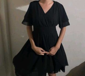 Elegant Black Short Sleeve Dress