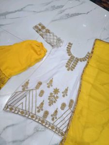 Beautiful White &amp; Yellow Kurta Set