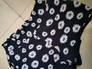Daisy Print Shorts