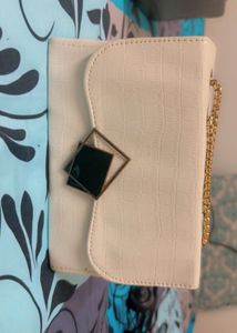 Chic White Croc Embossed Crossbody Bag