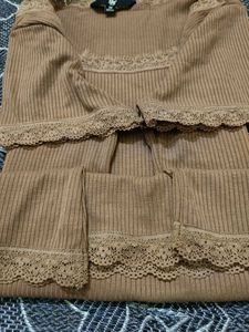 Korean Lace Ribbed Top 🤎