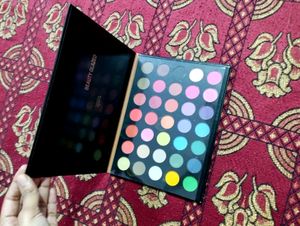 combo Of 2 Eyeshadow Pallet And Brush Set