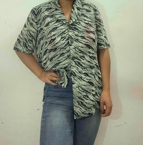 🌈Animal Print Button-Up Shirt 🩷
