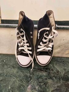 *SALE* Unisex Black High-Top Sneakers