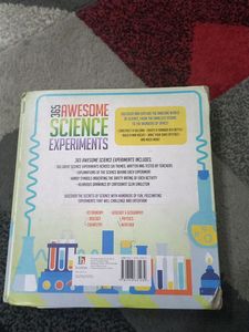 365 Awesome Science Experminents