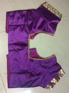 Elegant Purple Saree with blouse in Golden Border