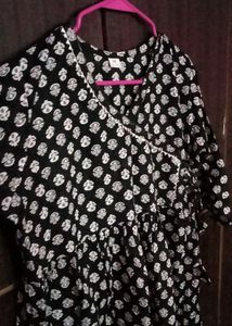Stylish Black &amp; White Printed Kurta