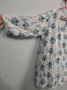 White short Kurta Blue Floral Print xl cotton