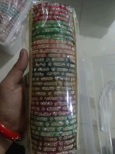 8 jodi Sparkling Bangle Set